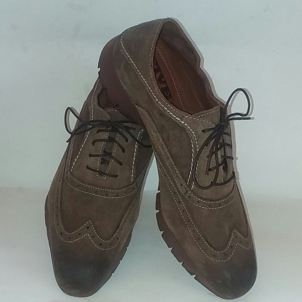 #29 New Five Hush Puppies Tan Derby shoes